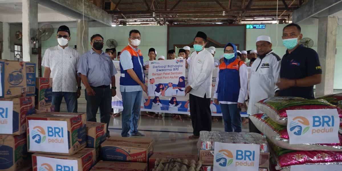 bri-timika-berbagi-bahagia-bersama-anak-yatim-dan-kaum-duafa